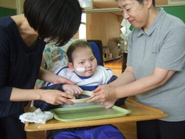 ［中学部］美術「ラベンダー畑をつくろう」